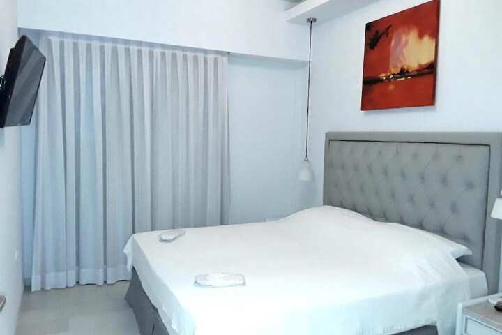 Room 9 of 27