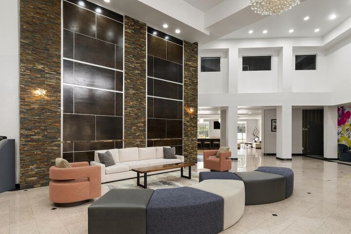 Guest Lobby