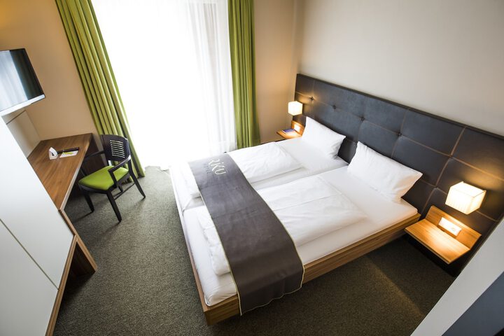 Room 7 of 38