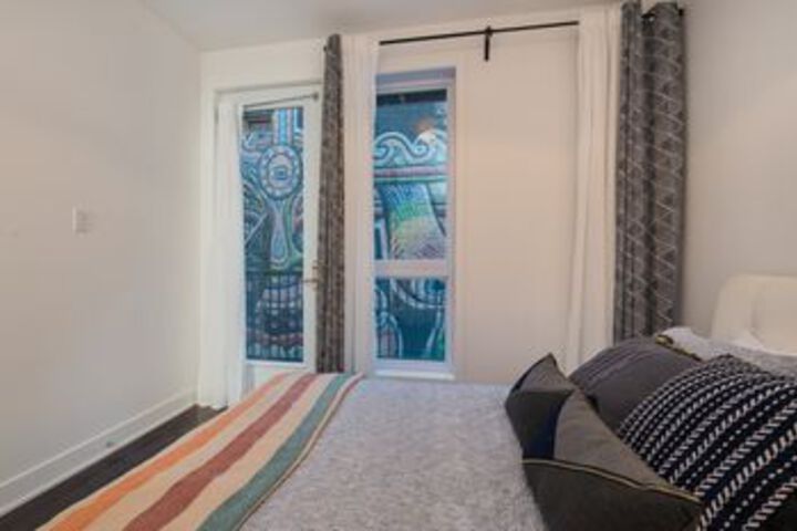 Room 11 of 30