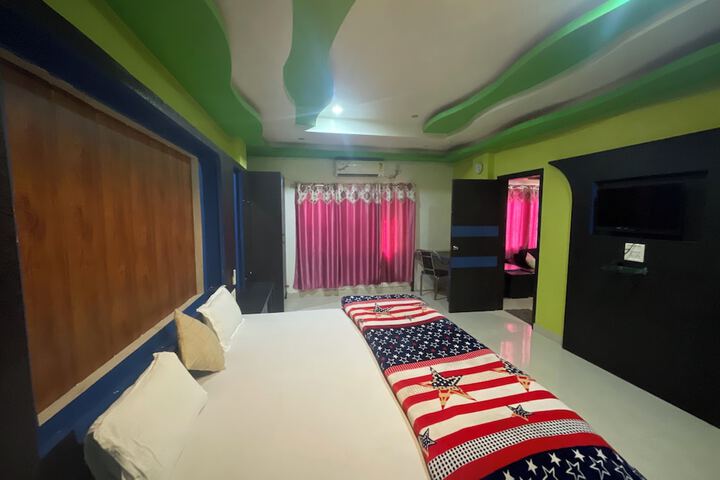 Room 16 of 94
