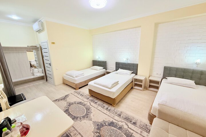 Room 12 of 49