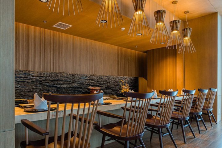 Dining 76 of 139
