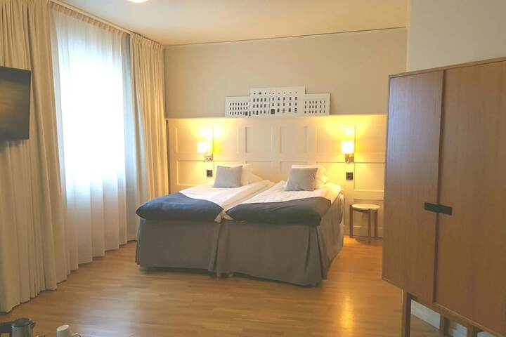 Room 32 of 141