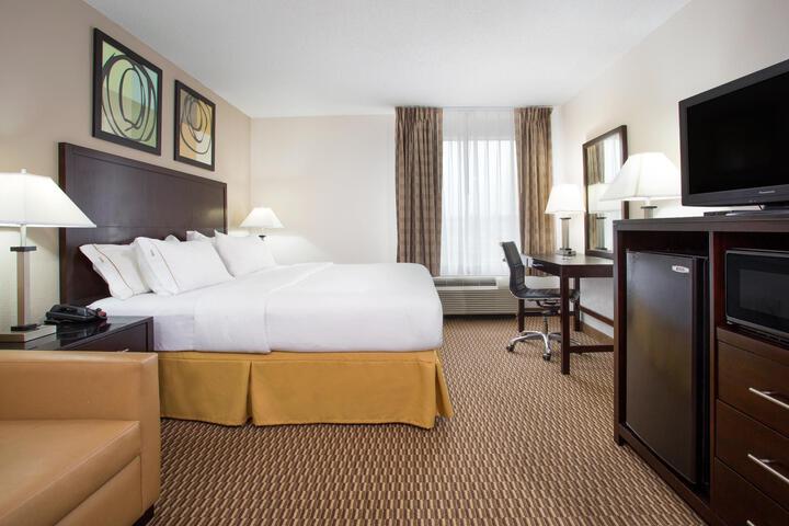 Standard Room, King or Two Doubles (2 of 2)