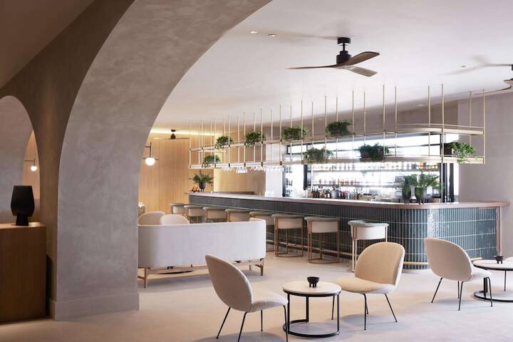 Lounge 60 of 74