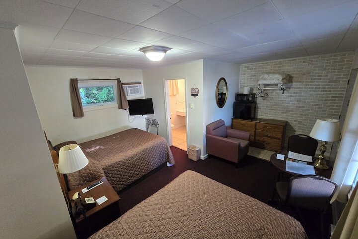 Room 32 of 123