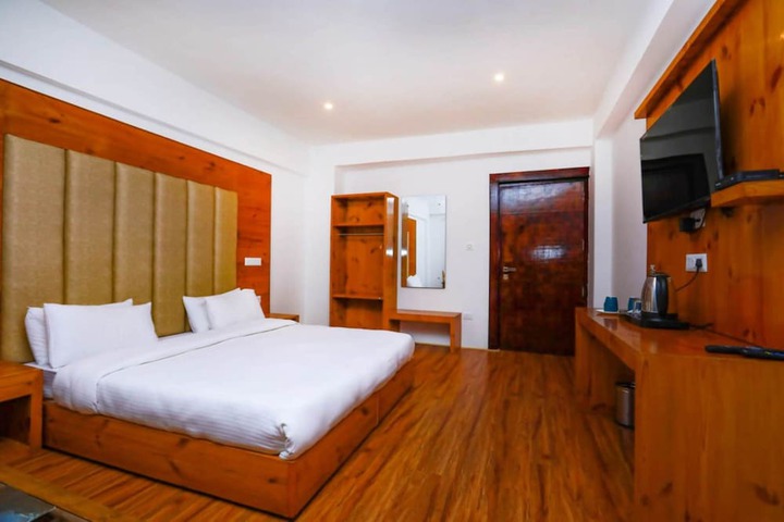 Room 9 of 24