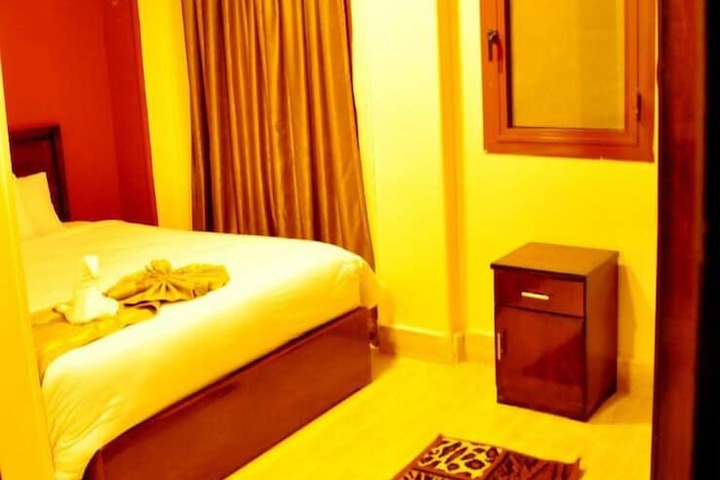 Room 17 of 38