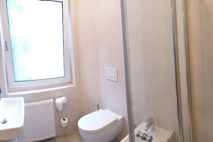Room 16 of 25