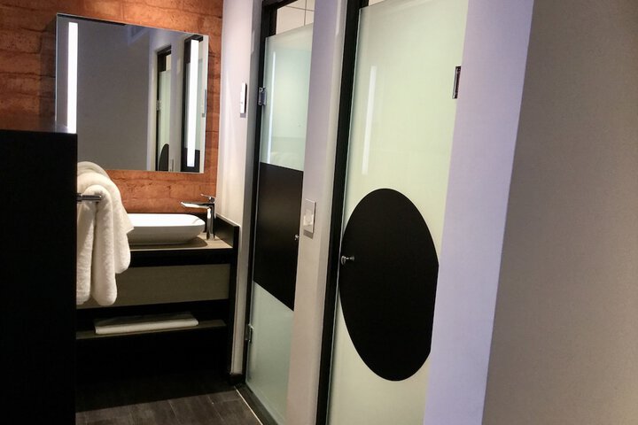 Room 15 of 30