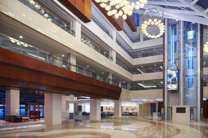 Entrance & Lobby