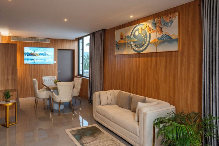 Room 6 of 20