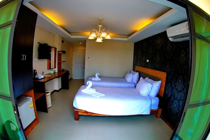 Room 5 of 94