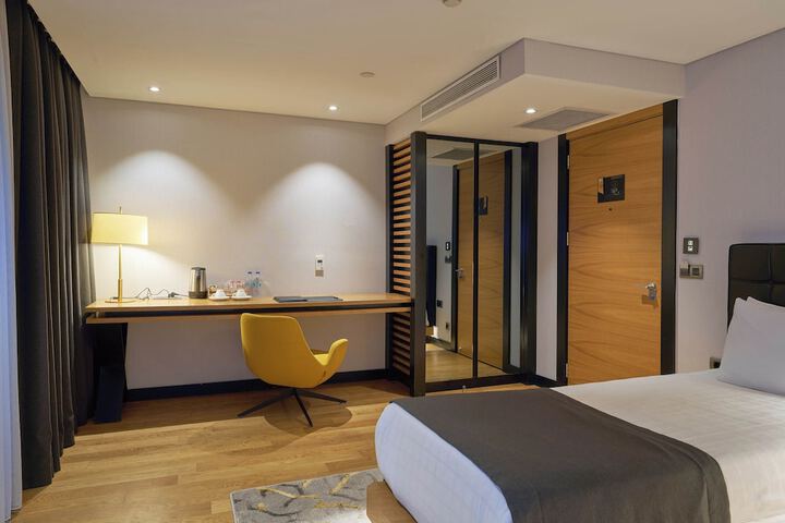 Room 71 of 203
