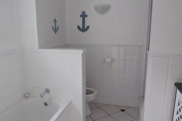 Room 16 of 25