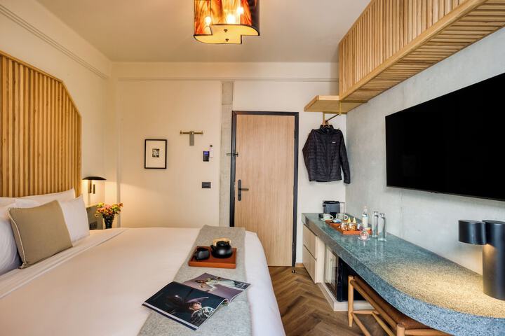 Room 20 of 120