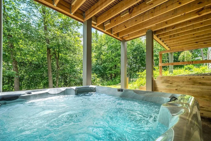 Pool 11 of 18