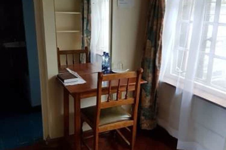 Room 12 of 27
