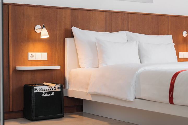 Room amenity