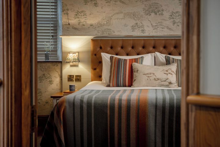 Room 11 of 35