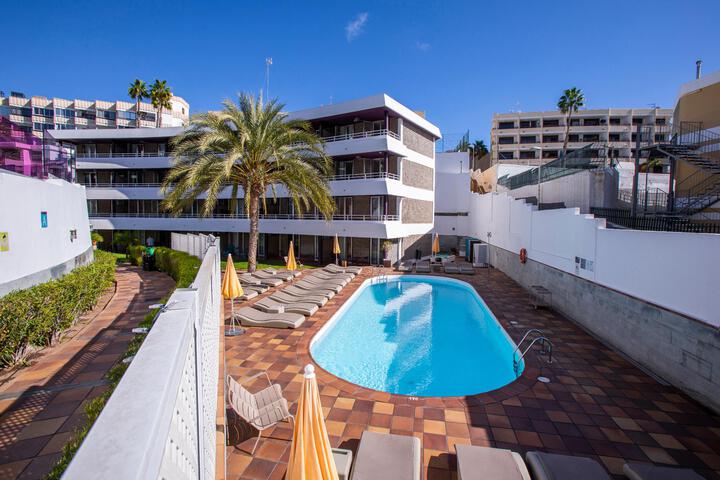 Pools & Facilities