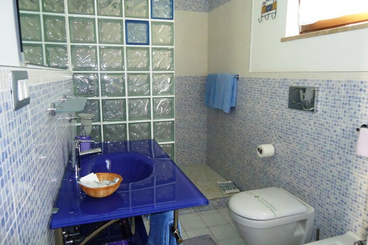 Room 21 of 48