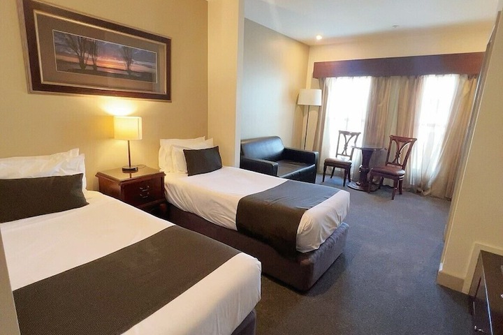 Room 9 of 27