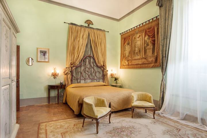 Room 20 of 86