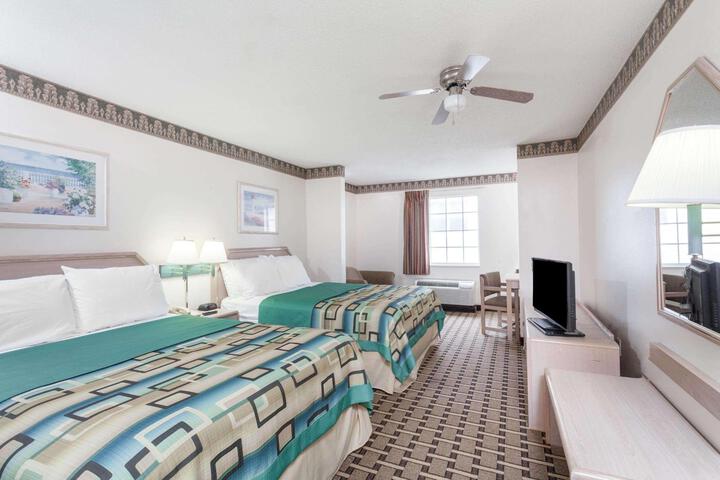 1 King Bed (7 of 11)