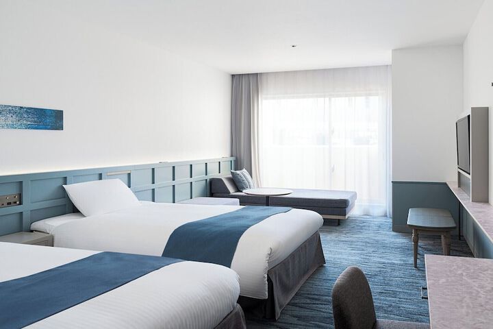 Room 34 of 203