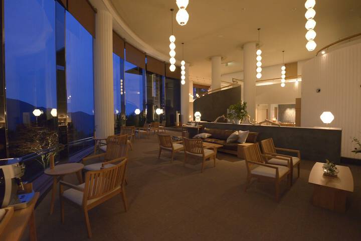 Hotel Interior 4 of 112
