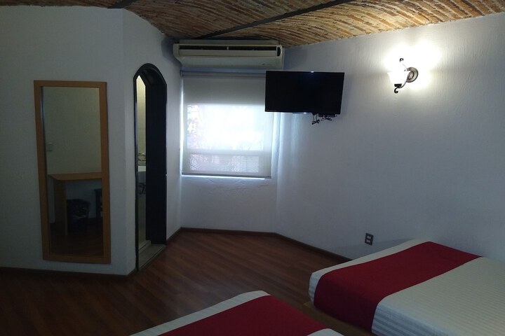 Room 16 of 35