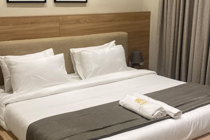 Room 2 of 12