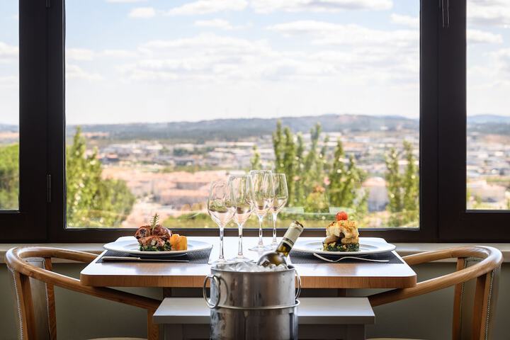 Dining 47 of 71