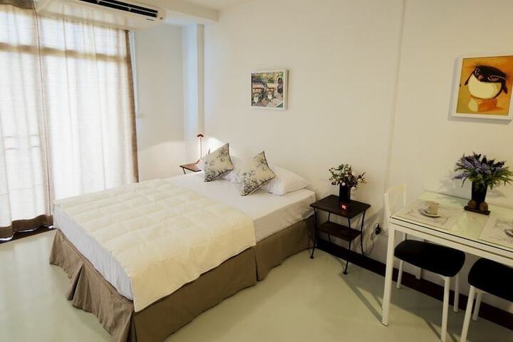 Room 6 of 48