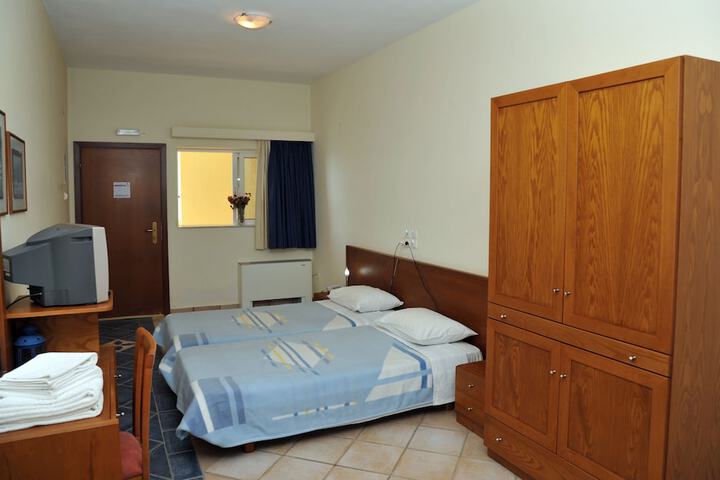 Room 3 of 64