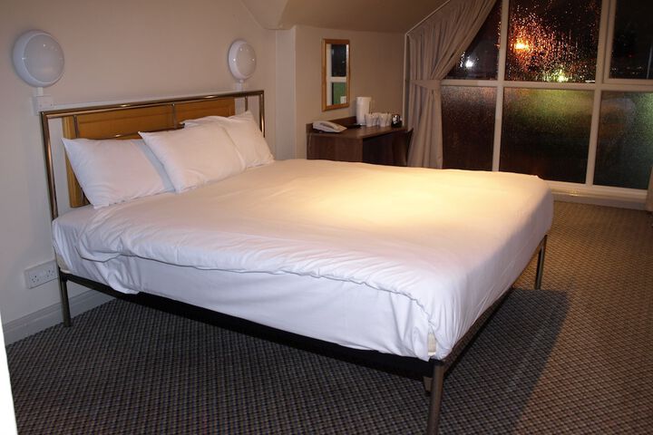 Room 122 of 236