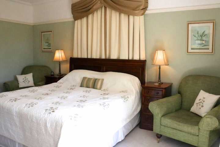Room 4 of 22