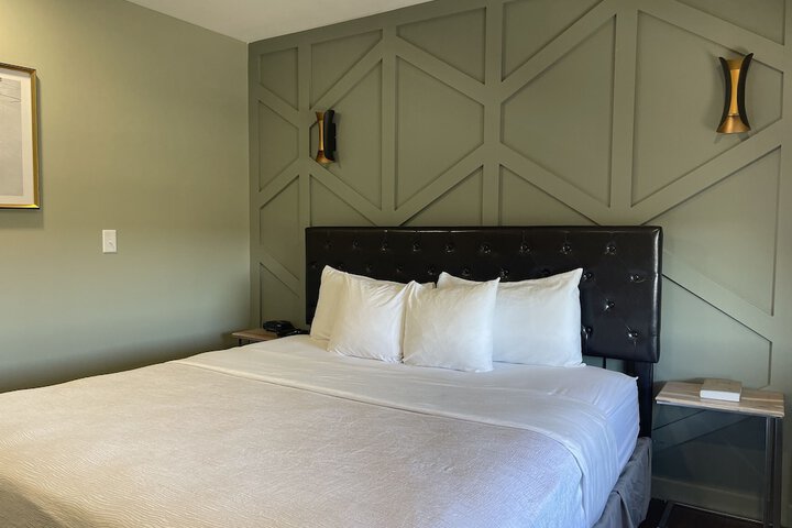 1 King Bed Deluxe Room (14 of 50)