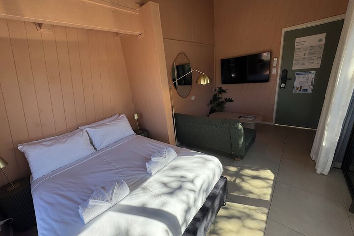 Room 28 of 63