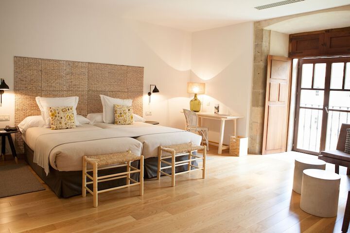 Room 15 of 42