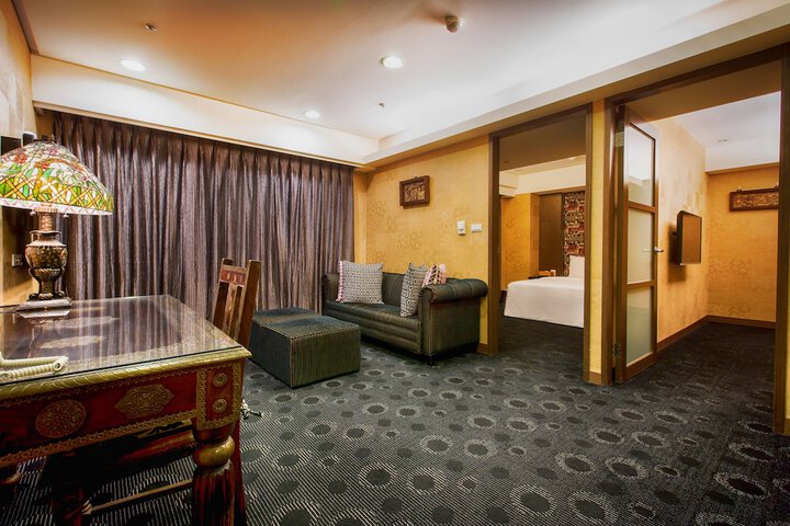 Room 18 of 38