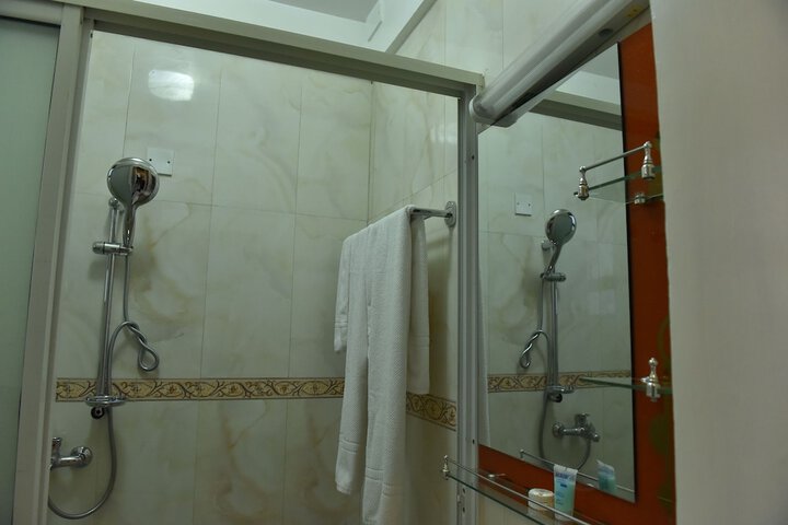 Room 24 of 46