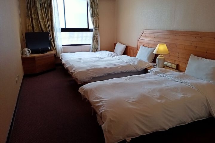 Room 9 of 35