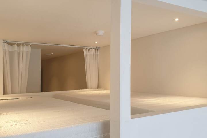 Room 10 of 72