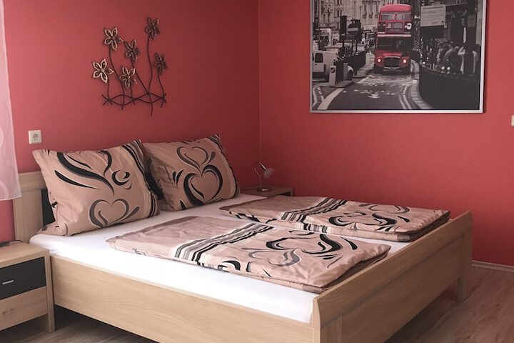 Room 2 of 63