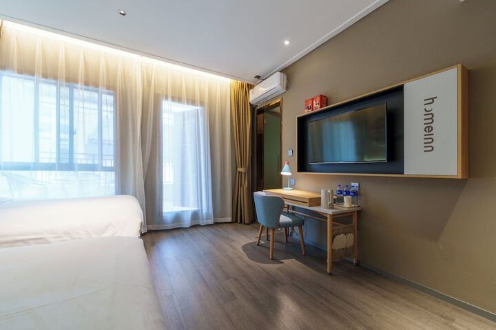 Room 22 of 32