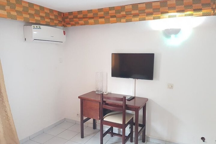 Room 10 of 40