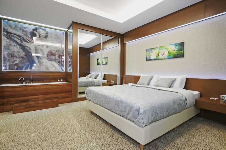 Room 29 of 84